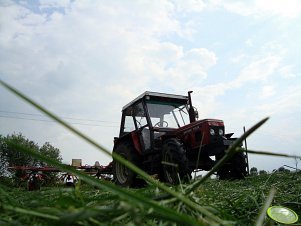 Zetor 7045 + Przetrząsacz 