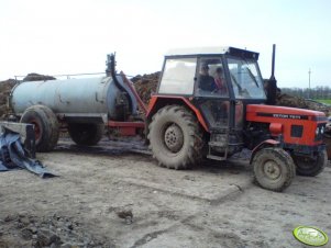 Zetor 7211 i beczka asenizacyjna