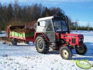 Zetor 7211 i rozrzutnik Krone