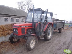 Zetor 7211 + Rozrzutnik.