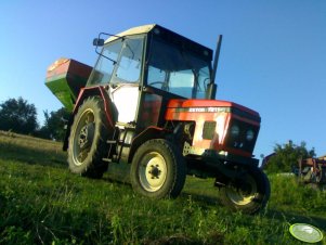 Zetor 7211 + rozsiewacz