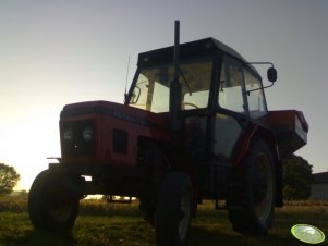 Zetor 7211 + rozsiewacz