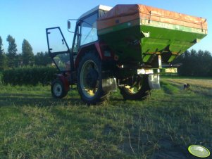 Zetor 7211 + rozsiewacz