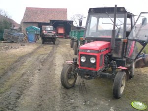 Zetor 7211 z przyczepą