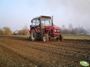 Zetor 7211 z sadzarką