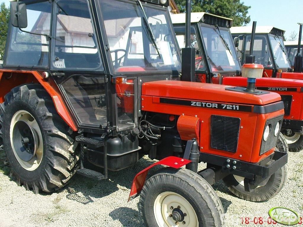 Fotografia Ciagnik Zetor 7211 Id:197939 - Galeria Rolnicza Agrofoto