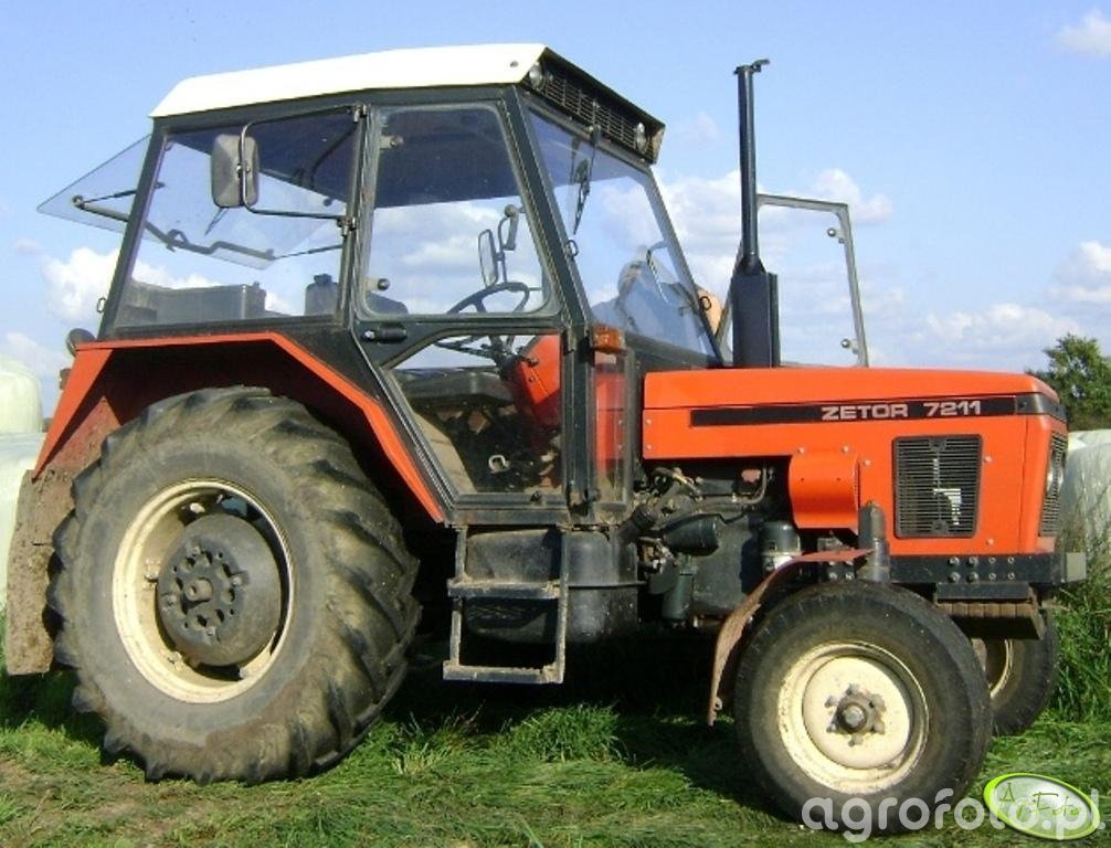 Zdjęcie Ciągnik Zetor 7211 Id:116229 - Galeria Rolnicza Agrofoto