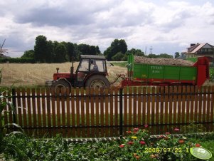 Zetor 7245 z rozrzutnikiem 