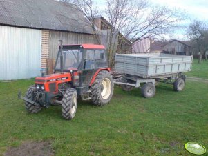 Zetor 7745 z przyczepą