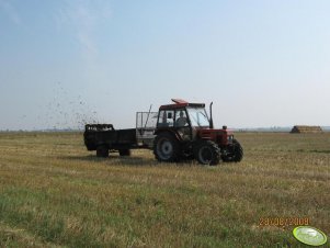 Zetor 7745+rozrzutnik obornika.