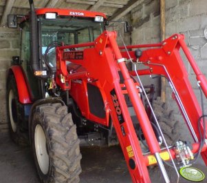 Zetor Proxima 8441 z turem