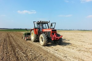 Zetor 12145 + Feraboli & Amazone D8 Special
