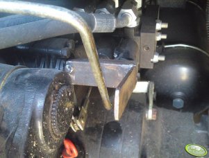 Zewnętrzna dźwignia sterowania podnośnikiem