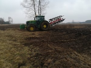 John Deere 6175r & Kuhn