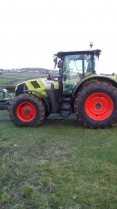 Claas Arion 630