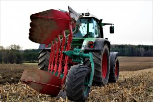 Fendt 712 i Kverneland 5 skibowy