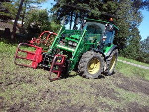 John Deere 5080R i ładowacz John Deere 583