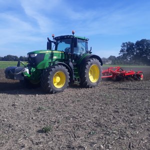 John Deere 6175 R + Vaderstad Cultus