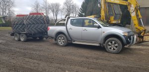 Mitsubishi l200 + przyczepka