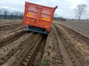 New holland t7.200 i przyczepa