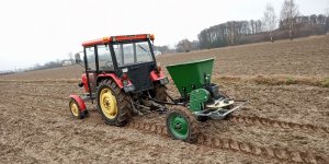 Ursus C-330-M & Rozsiewacz Kos 