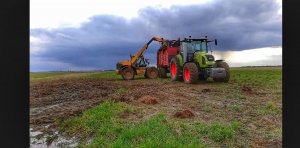 JCB 526S & Claas Arion 430 