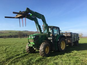 John Deere 6150M + Bailey