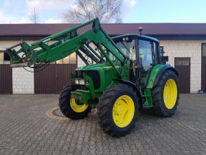 John Deere 6220