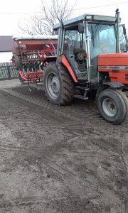 Massey Ferguson 3060+agregat uprawowo-siewny