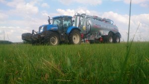 Pichon TCI 22700 + New Holland T7.210