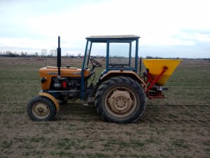 Ursus C-330&Rozsiewacz Woprol