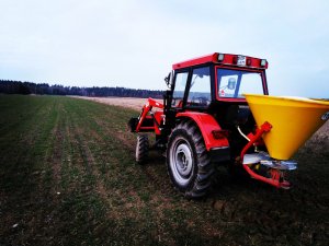 Ursus C-360 + Rozsiewacz lejowy 