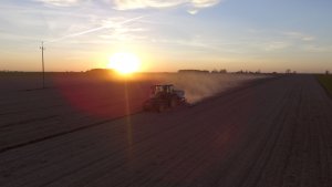 John Deere 5080R & Kuhn Planter 3