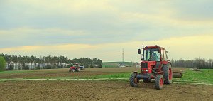 Mtz 82 & Wał posiewny 3m i Ursus C-360 & Nordsten Lifto-matic 3m