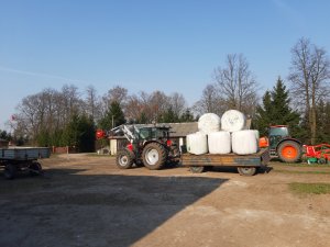 Massey Ferguson 5710 i przyczepa