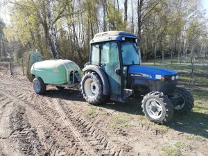 New Holland TN65N