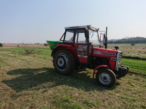 Ursus 3512 z rozsiewaczem grasrol