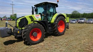 Claas Arion 650