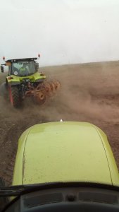 Claas Arion 660