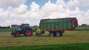 Fendt 414 Vario & Strautmann Super Vitesse 3502