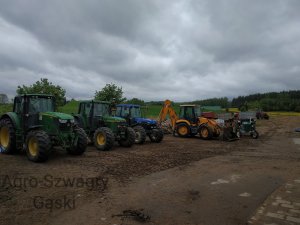 John Deere & New Holland & JCB