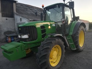 John Deere 6530