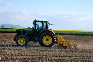 John Deere 6930 & Bednar Row Master