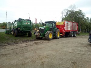 John Deere 7230r