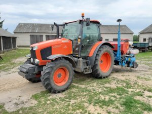 Kubota M135GX i Monosem