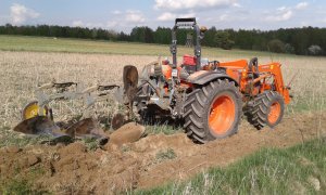 Kubota M7060 + Overum