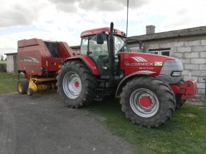 McCormick MTX 120 New Holland BR 750