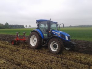 New Holland TD5.85 & Agro Masz POL3