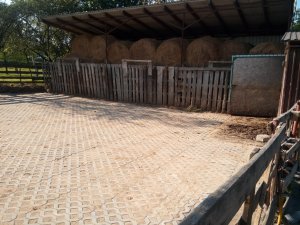 Plac z płyty ażurowej