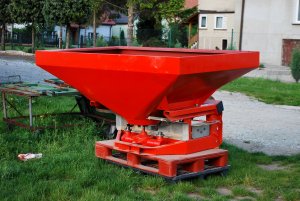 Rozsiewacz KUHN MDS 932 K2